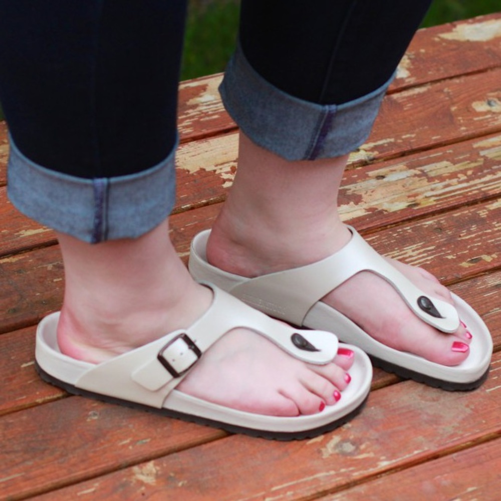 ⬇️ Birkenstock Gizeh Exquisite Collection Metallic Sandal Sz 10